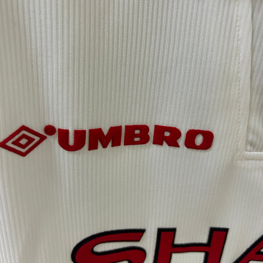 Manchester United 1998 - 1999 Commemorative Edition