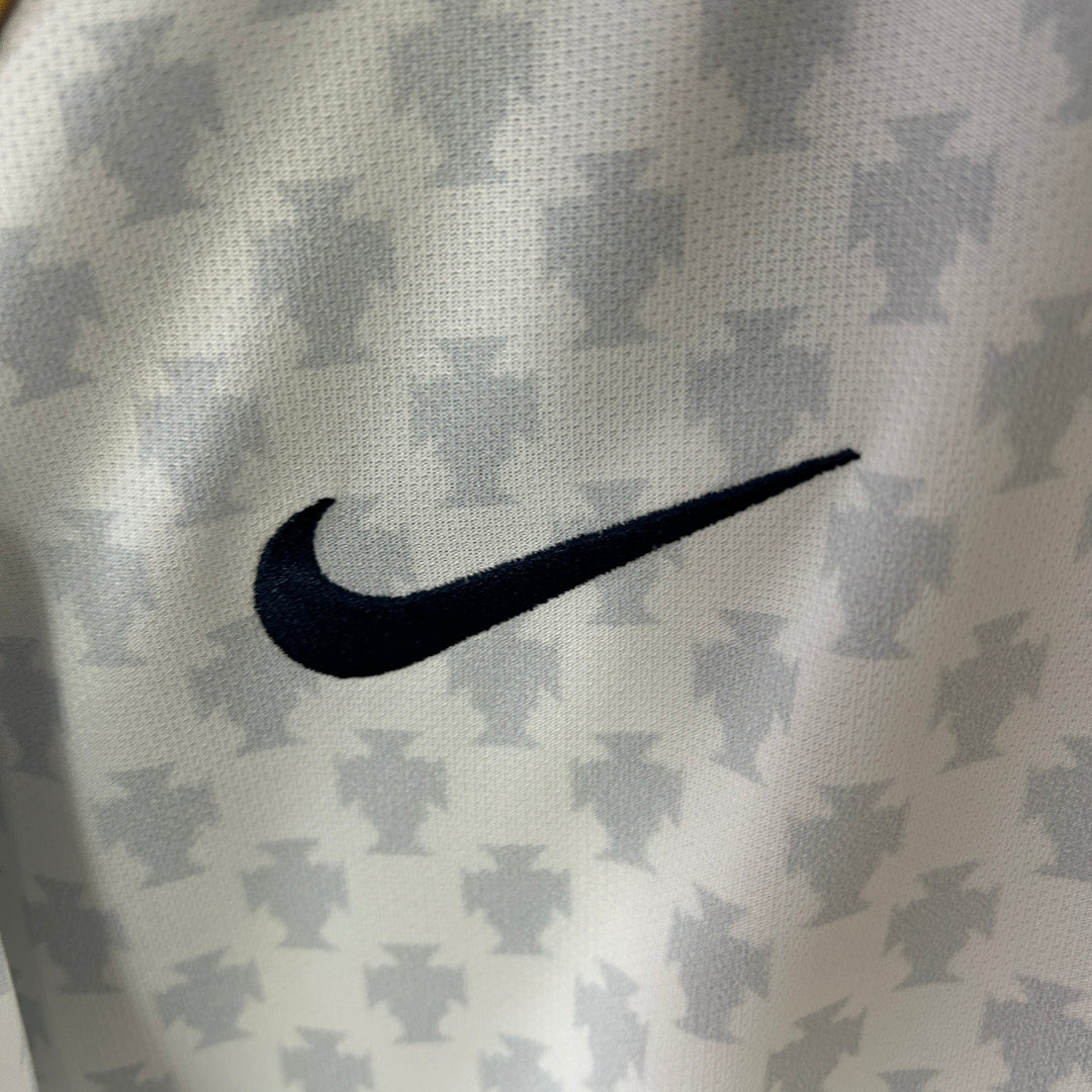 Portugal 2004 Auswärtstrikot