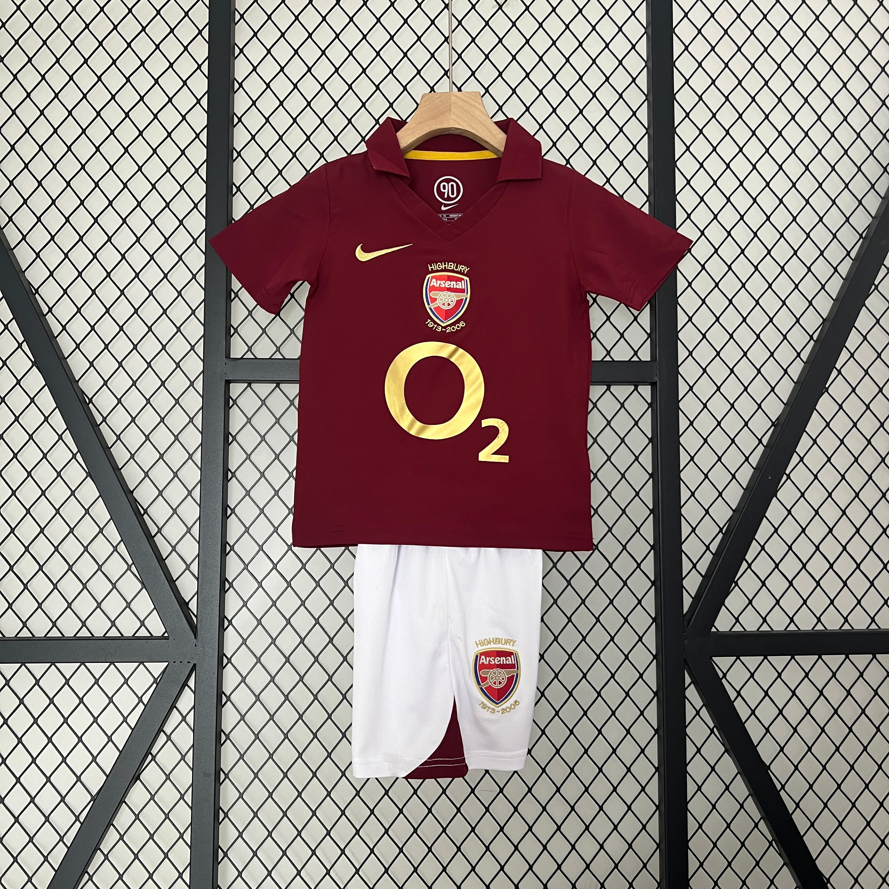 Arsenal kit 05 06 online