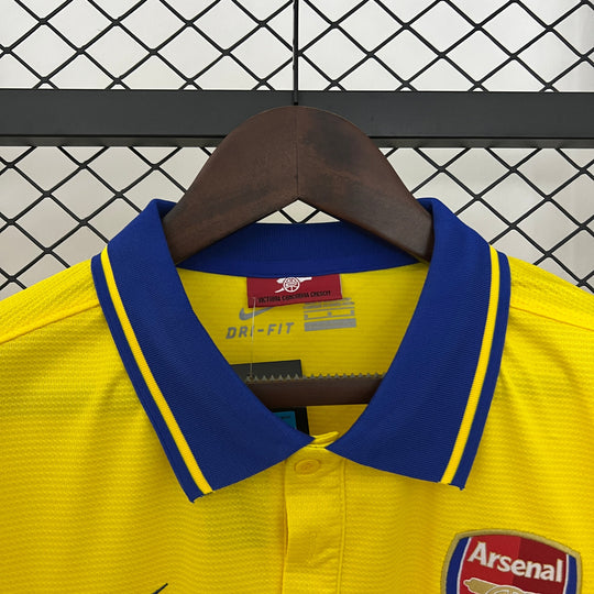 Arsenal 2013–2014 Auswärtstrikot
